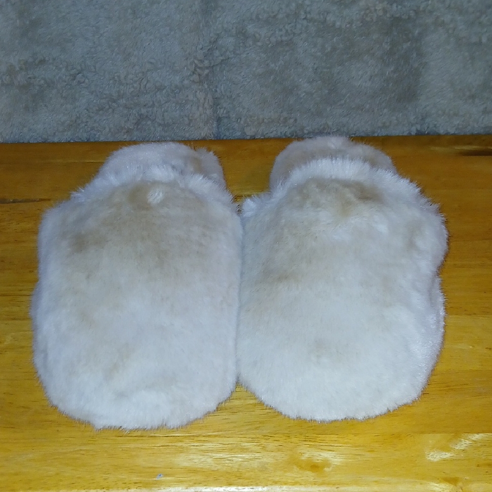 Cozy White Faux Fur Slippers